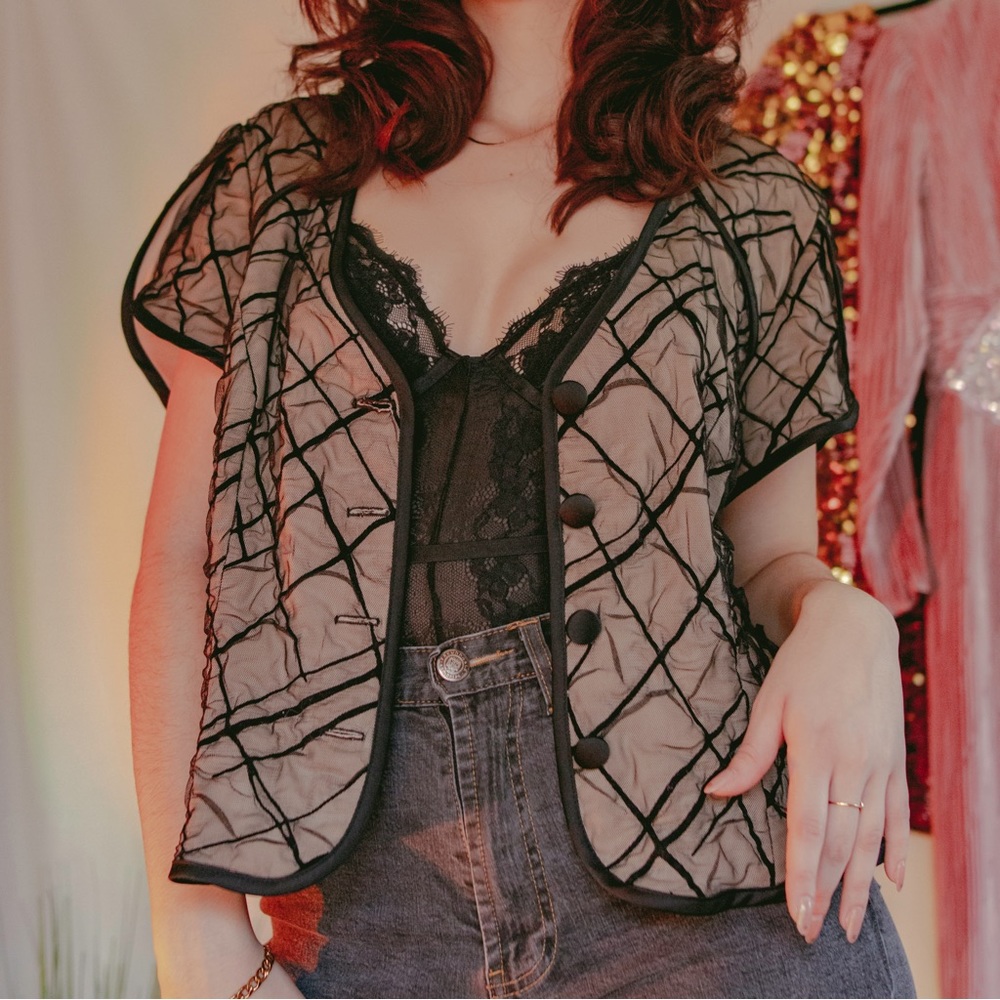 🌟CLASSY button up Black and Tan top🌟